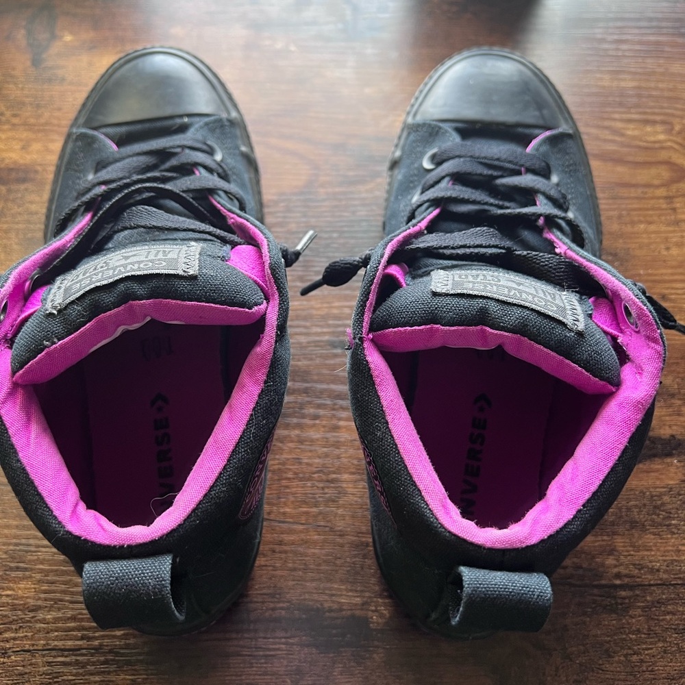 Girls Converse Mid height, size 4